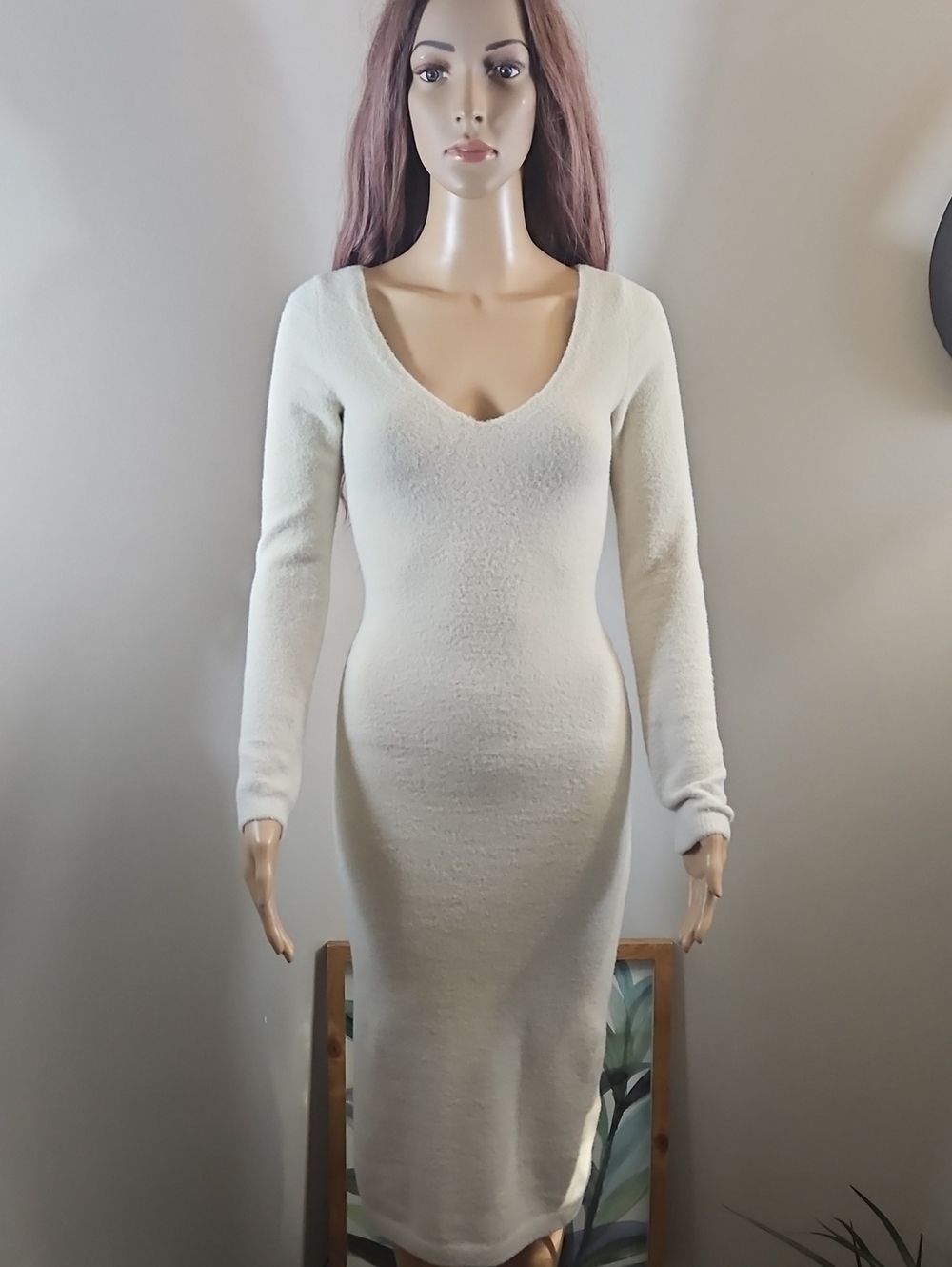 Aritzia Wilfred Cream Body Con Sweater Dress Midi Long Sleeves V Neck Soft Plush